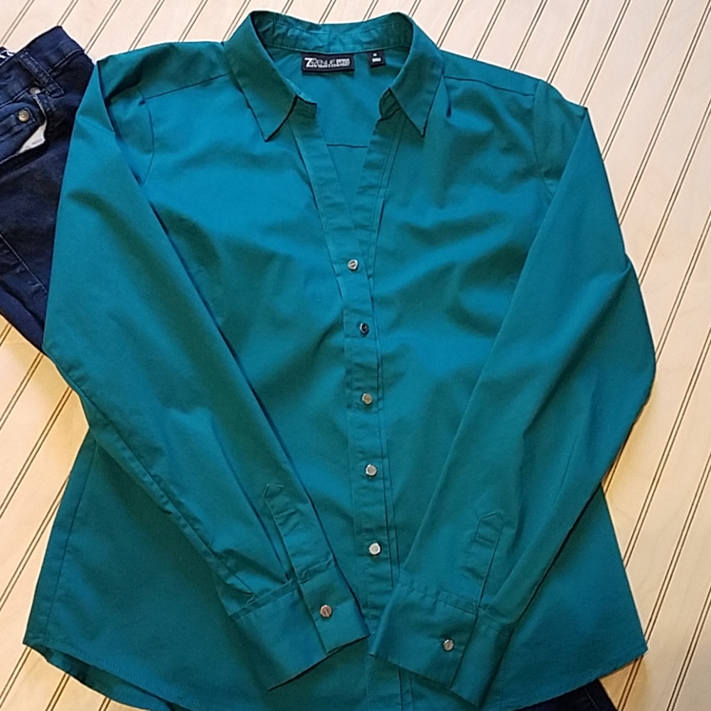 Ladies blouse - Picture 3 of 3